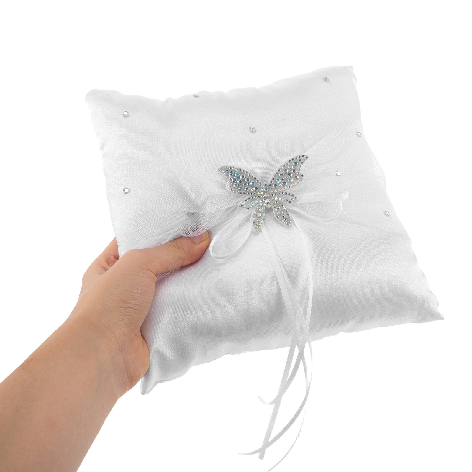 Ring Bearer Pillow - وسادة خاتم الزفاف من الساتان الأبيض