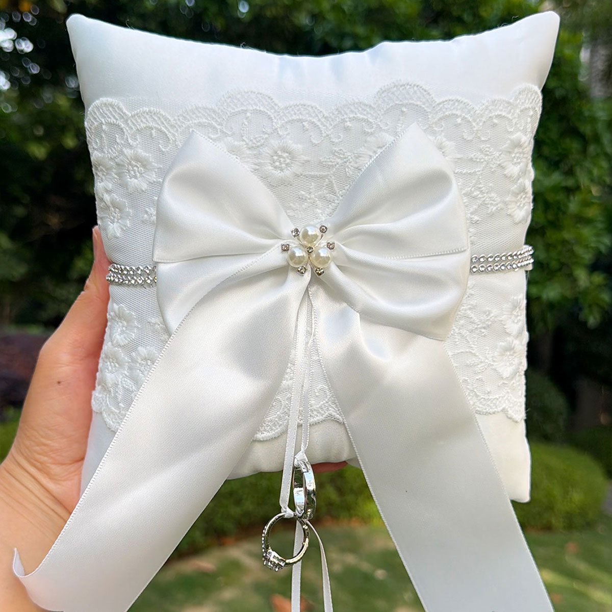 وسادة خاتم زفاف من الدانتيل ال - مراجعة Ring Bearer Pillow وسعره