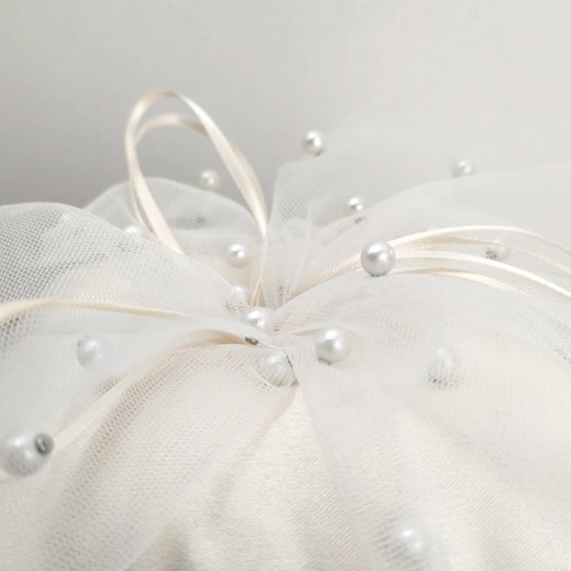 وسادة حامل حلقات بيضاء مصنوعة  - مراجعة Ring Bearer Pillow وسعره