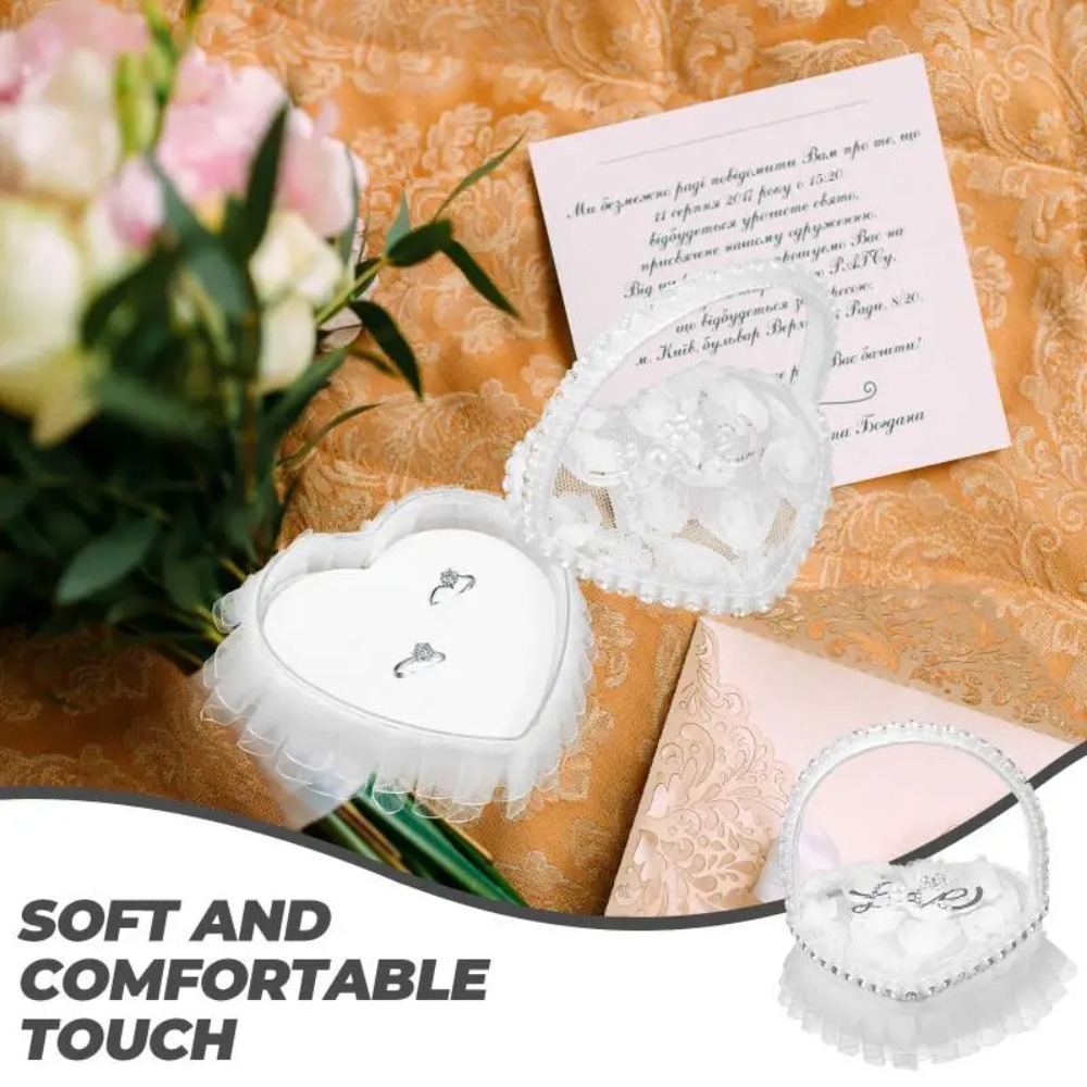 علبة خاتم بيضاء على شكل قلب من - مراجعة Ring Bearer Pillow وسعره